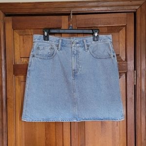SOLD Levi's high waisted light wash denim mini skirt size 30